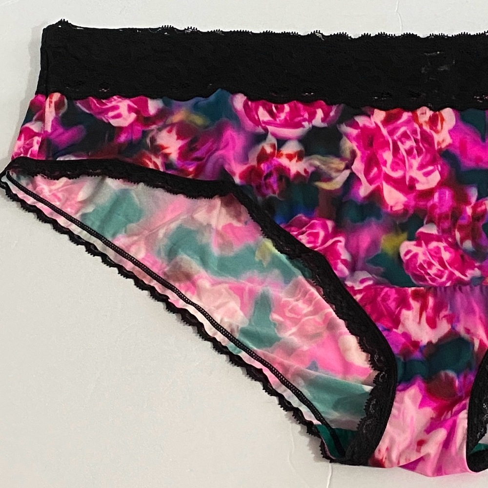 NWT Torrid Lace Floral Hipster Panty, Sz 4, 4x, Mid rise, Roses, Stretchy - Picture 2 of 10